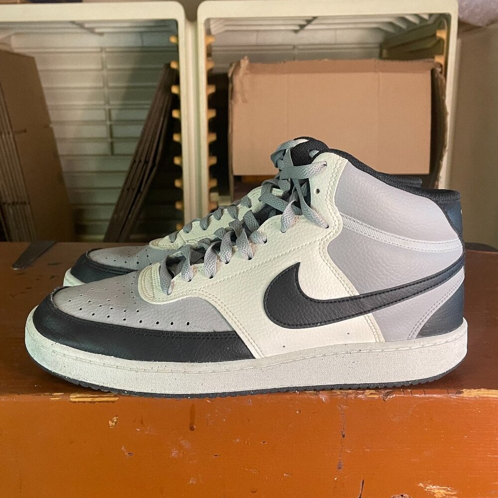 NIKE Court Vision Men's Size 10.5 Black Light Smoke Grey Shoes DN3577-002